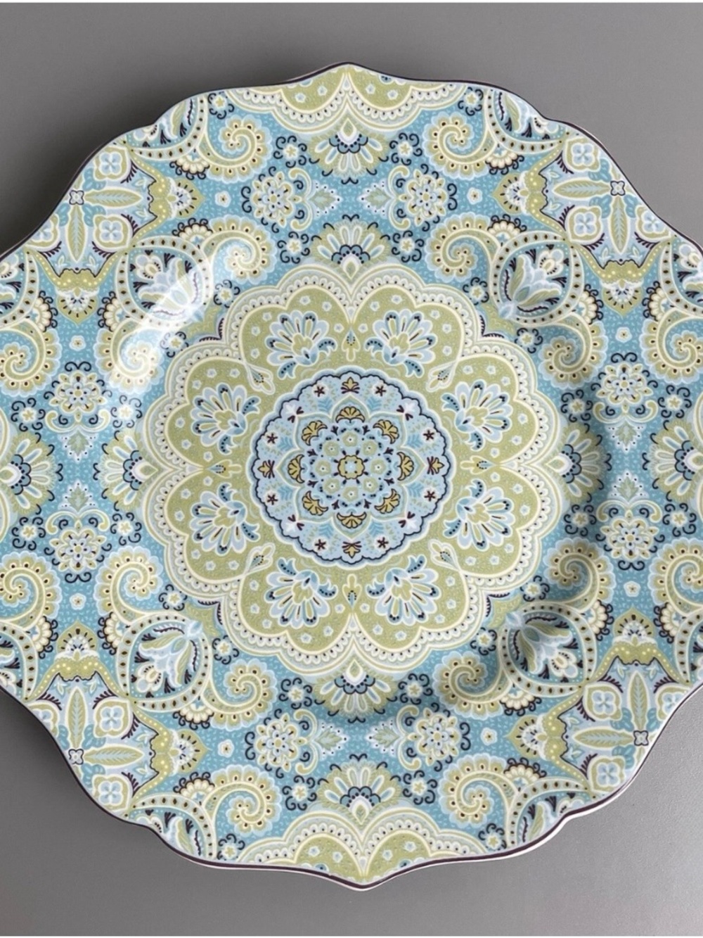 Single 222 Fifth LYRIA TEAL Porcelian Paisley luncheon plate 8.5/8" Scalloped